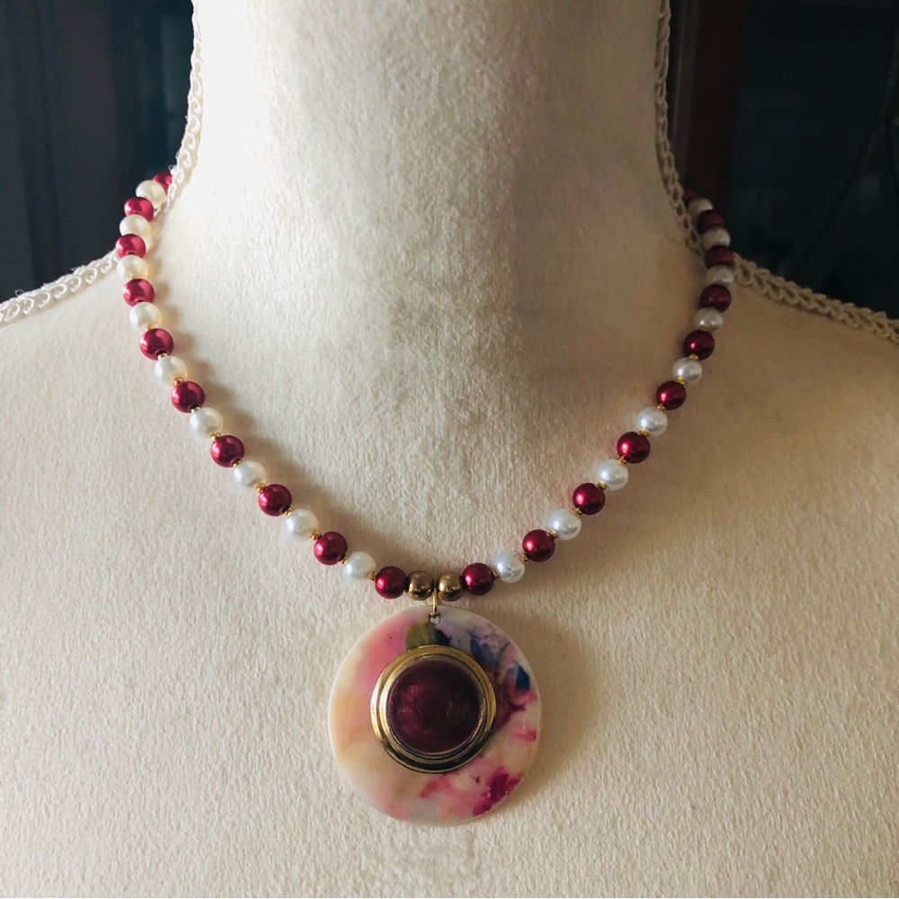 Handcrafted Repurpose Painted Shell Medallion Pen… - image 3